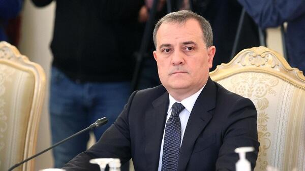 Xarici işlər naziri Ceyhun Bayramov Ermənistanın konstitusiya dəyişikliklərini sülhə doğru vacib addım kimi qiymətləndirib.